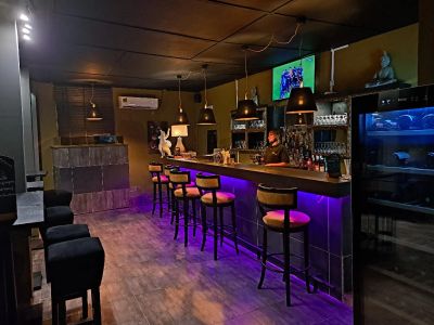 Chez Arno, Des ASSIETTES & Du VIN - Photo 1