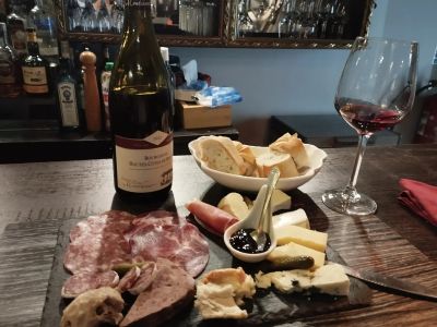 Chez Arno, Des ASSIETTES & Du VIN - Photo 2