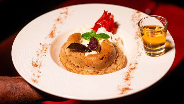 Chez Arno, Des ASSIETTES & Du VIN