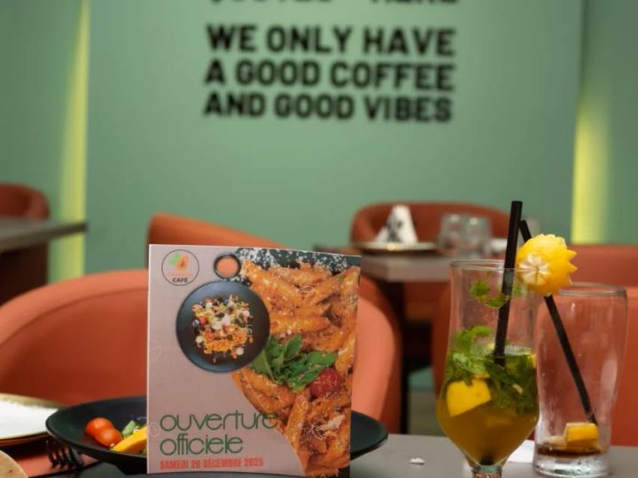 Papaya cafe - Photo 2